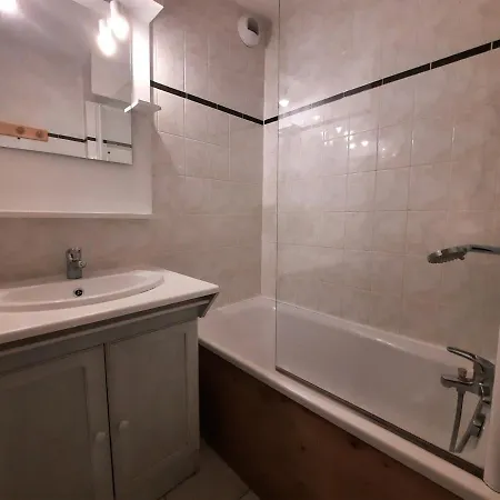 Cosy, 6 Pers., Pieds Des Pistes, 2 Chambres, Balcon Sud-ouest, Quartier Reberty 1850 - Fr-1-452-16 Apartment